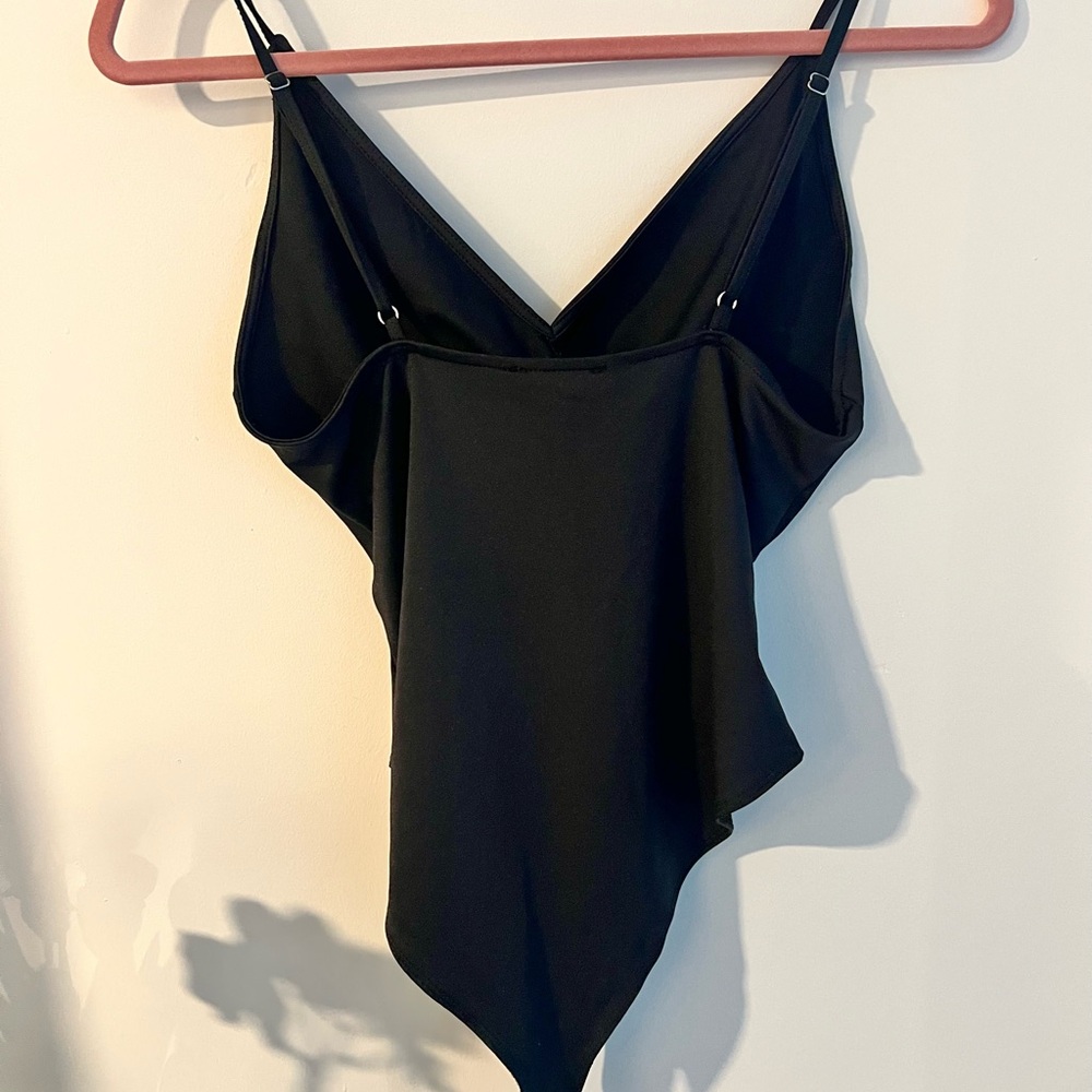 Forever 21 Black V-Neck Twist Top - Picture 3 of 5